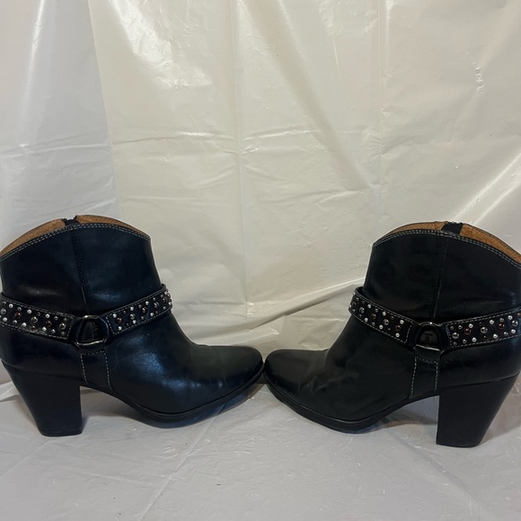 Sofft Noreen Black Leather Studded Harness Heeled Ankle Cowboy‎ Boot - Picture 9 of 15